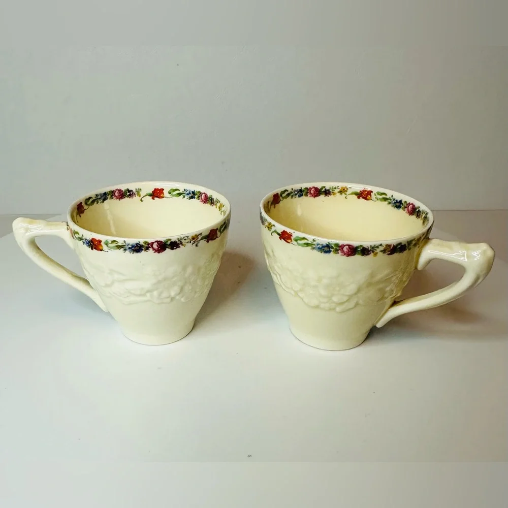 Vintage/Antique Crown Ducal Gainsborough England Pair of Demitasse Cups 749657